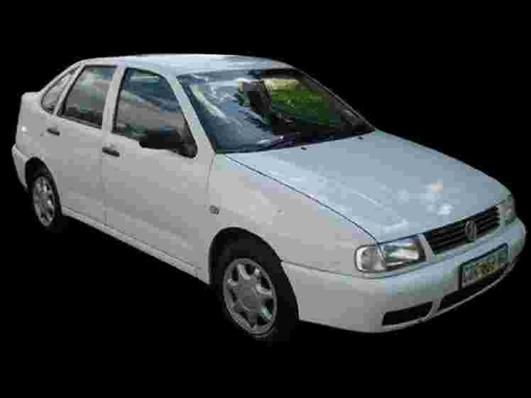 VW - VolksWagen Polo Classic/ Special 1.8 Mi - 2002 - Gasolina