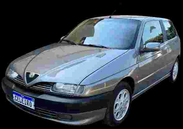 Alfa Romeo 145 Elegant 2.0 16V - 1998 - Gasolina